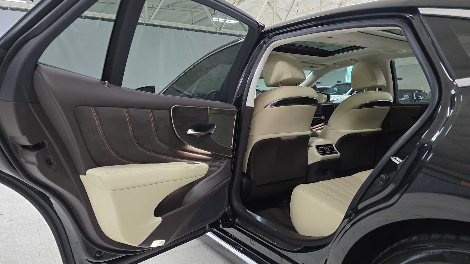Used 2020 Lexus LS 500 AWD w/ Interior Upgrade Package image 15