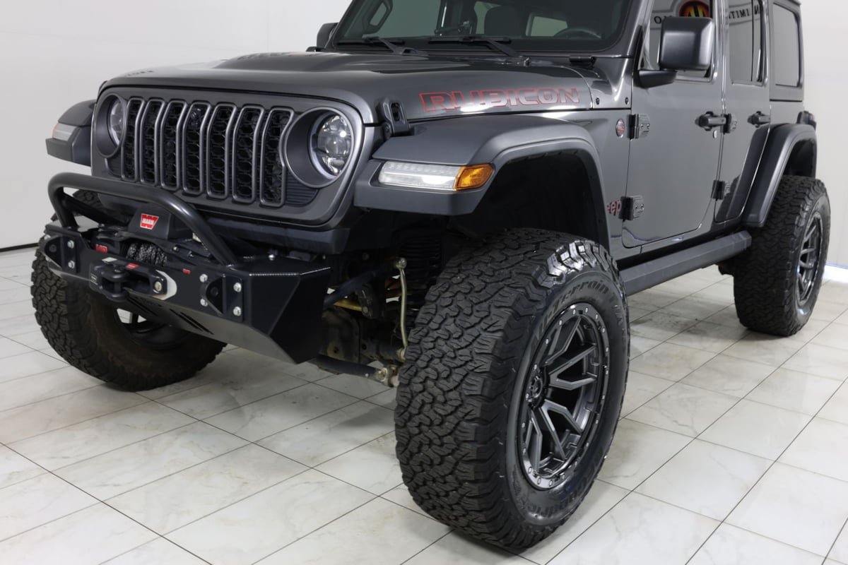 Used 2024 Jeep Wrangler Unlimited Rubicon w/ XTREMEE 35" Tire Package AWD/4WD image 44