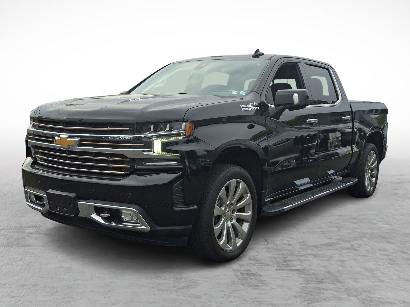 Used 2021 Chevrolet Silverado 1500 High Country w/ Technology Package AWD/4WD image 3