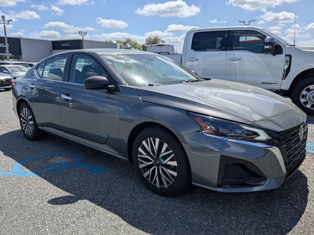 Used 2024 Nissan Altima 2.5 SV