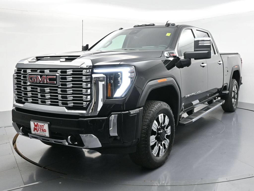 Used 2025 GMC Sierra 3500 Denali w/ Technology Package AWD/4WD image 1