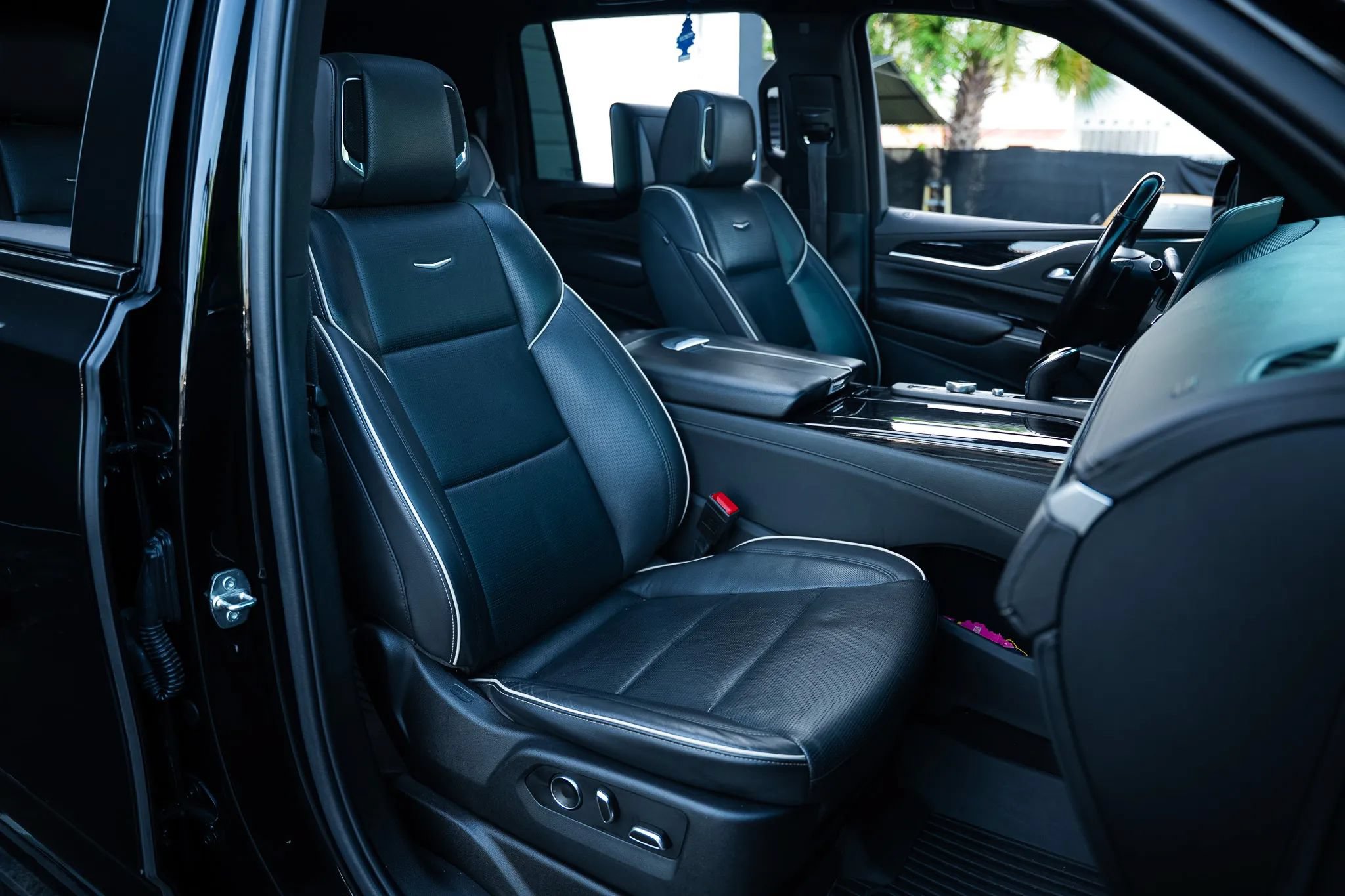 Used 2021 Cadillac Escalade ESV Sport AWD/4WD image 29