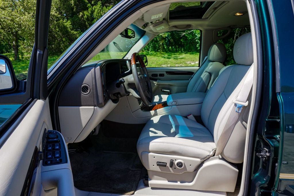 Used 2003 Cadillac Escalade AWD image 6