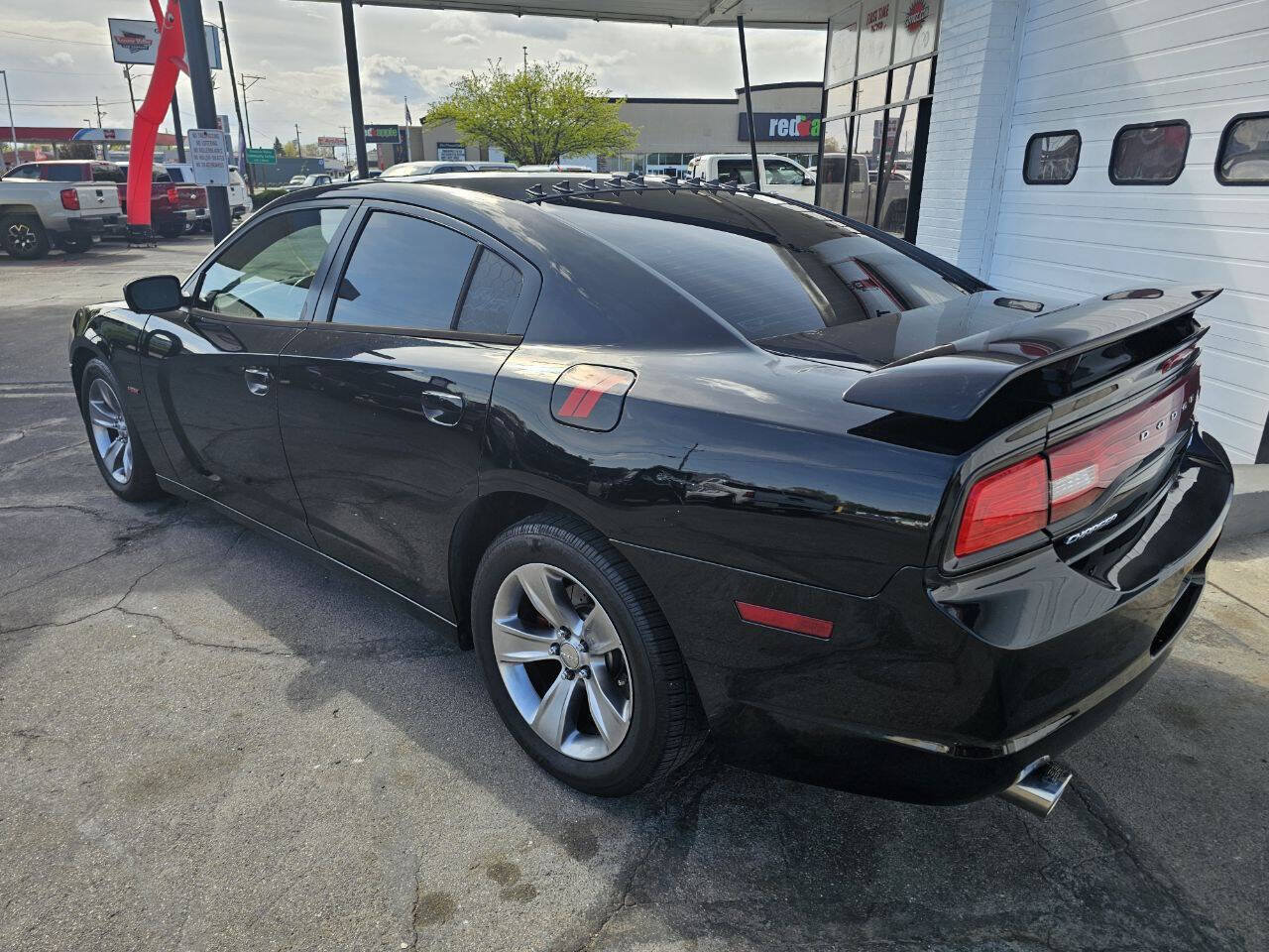 Used 2014 Dodge Charger R/T RWD image 3