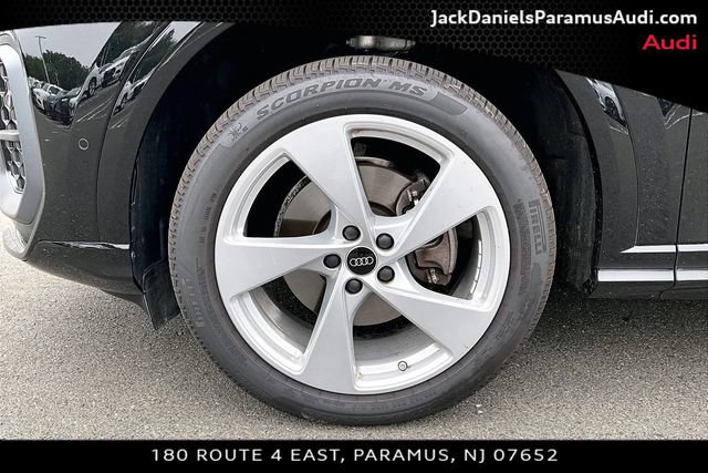 Used 2025 Audi Q5 Premium Plus w/ Premium Plus AWD/4WD image 8