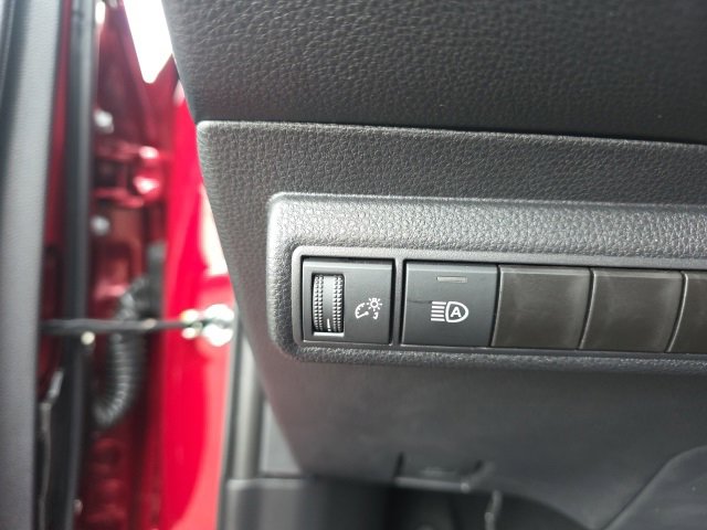 Used 2025 Toyota Corolla LE image 14