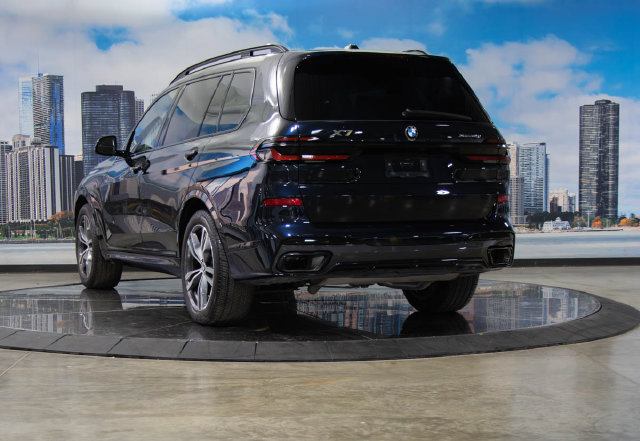 Used 2026 BMW X7 xDrive40i AWD/4WD image 9