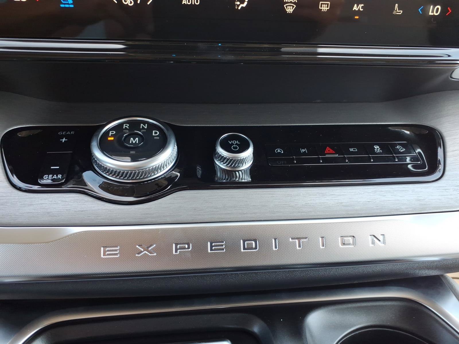New 2027 Ford Expedition Max Platinum w/ Driver's Package AWD/4WD image 22