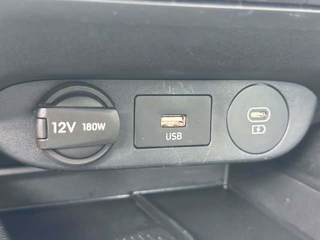 Used 2025 Hyundai Elantra Limited FWD image 29