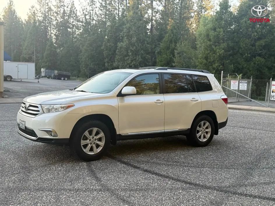 Used 2013 Toyota Highlander SE AWD/4WD image 9