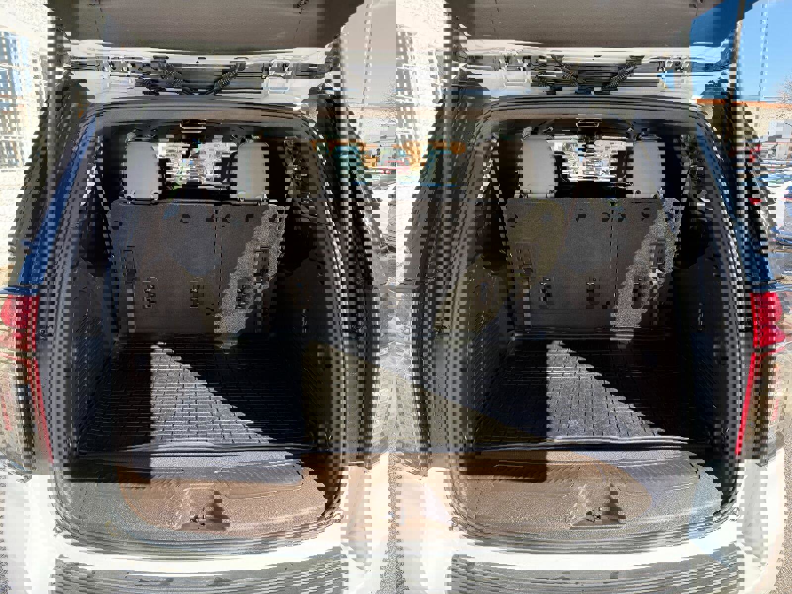 Used 2021 Chevrolet Suburban LT image 16