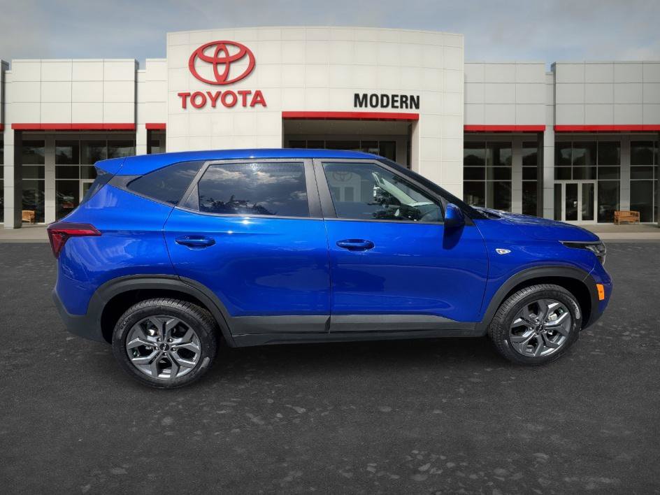 Used 2024 Kia Seltos LX AWD/4WD image 4