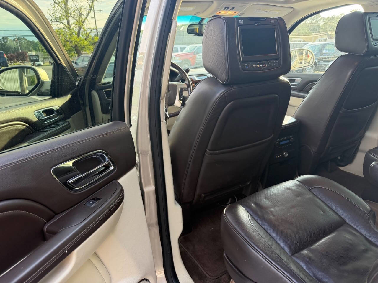 Used 2013 Cadillac Escalade ESV Platinum AWD/4WD image 10