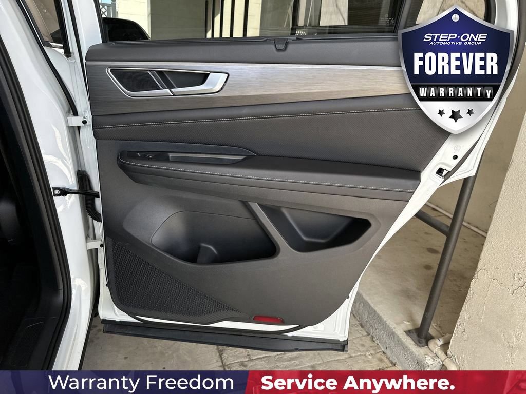 Used 2025 Volkswagen Atlas Cross Sport SE FWD image 34