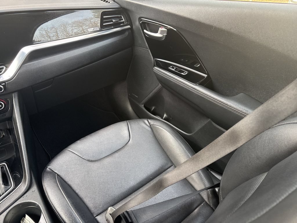 Used 2022 Kia Niro Touring Special Edition FWD image 25