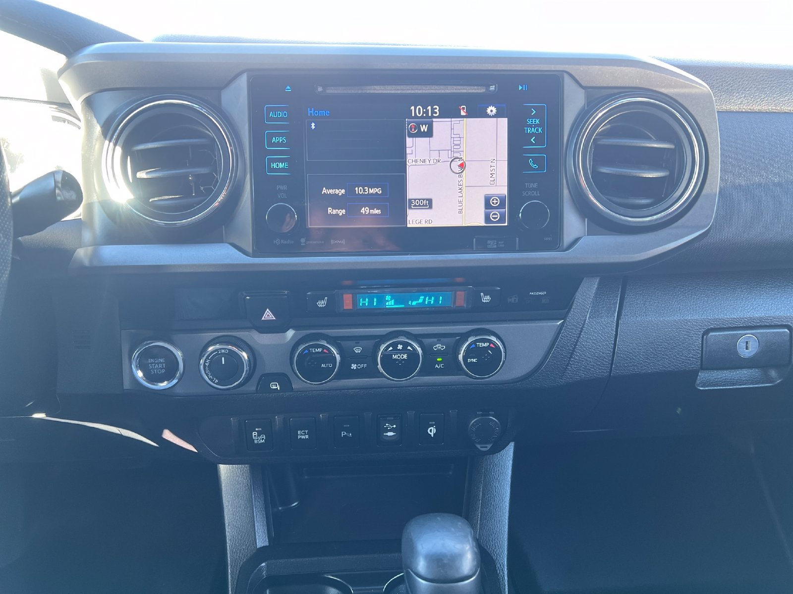 Used 2017 Toyota Tacoma TRD Sport w/ Premium & Technology Package AWD/4WD image 22