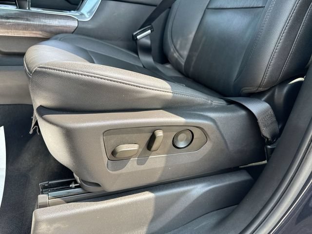 Used 2023 Chevrolet Silverado 1500 LTZ w/ LTZ Premium Package AWD/4WD image 12
