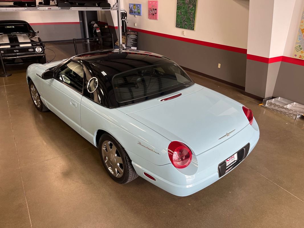 Used 2003 Ford Thunderbird image 59