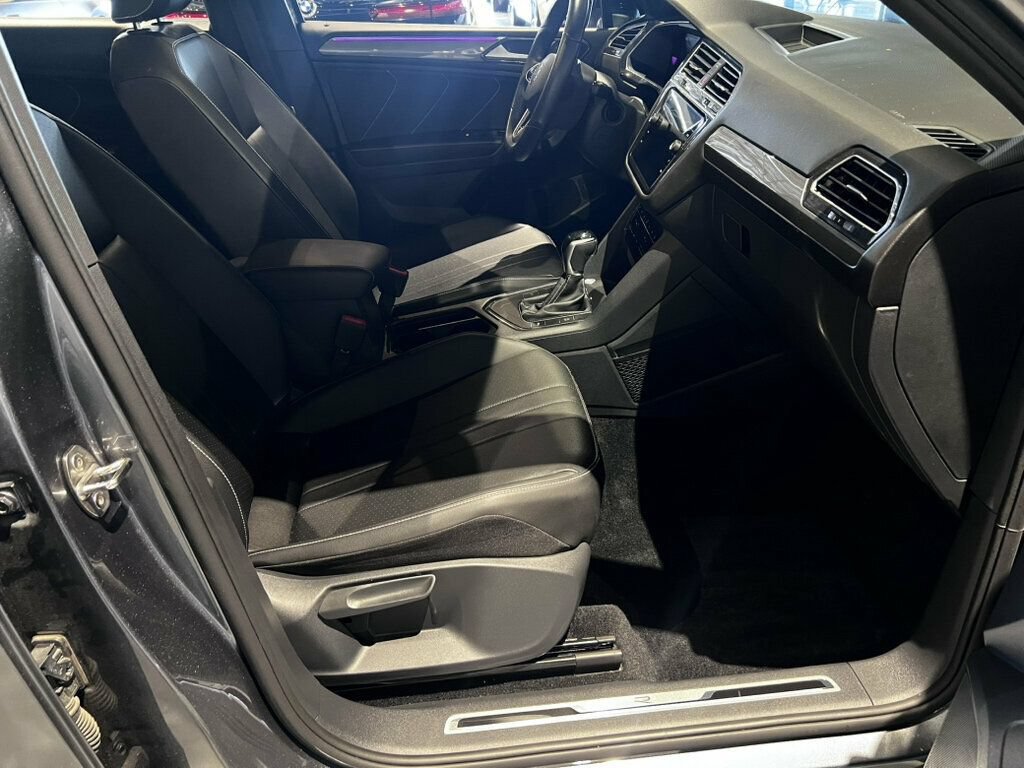 Used 2024 Volkswagen Tiguan SE R-Line FWD image 23