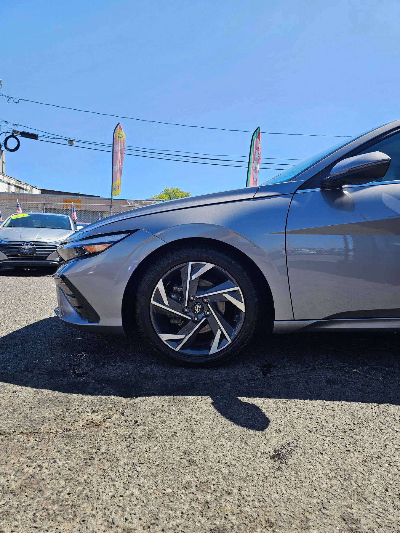 Used 2025 Hyundai Elantra Limited FWD image 6