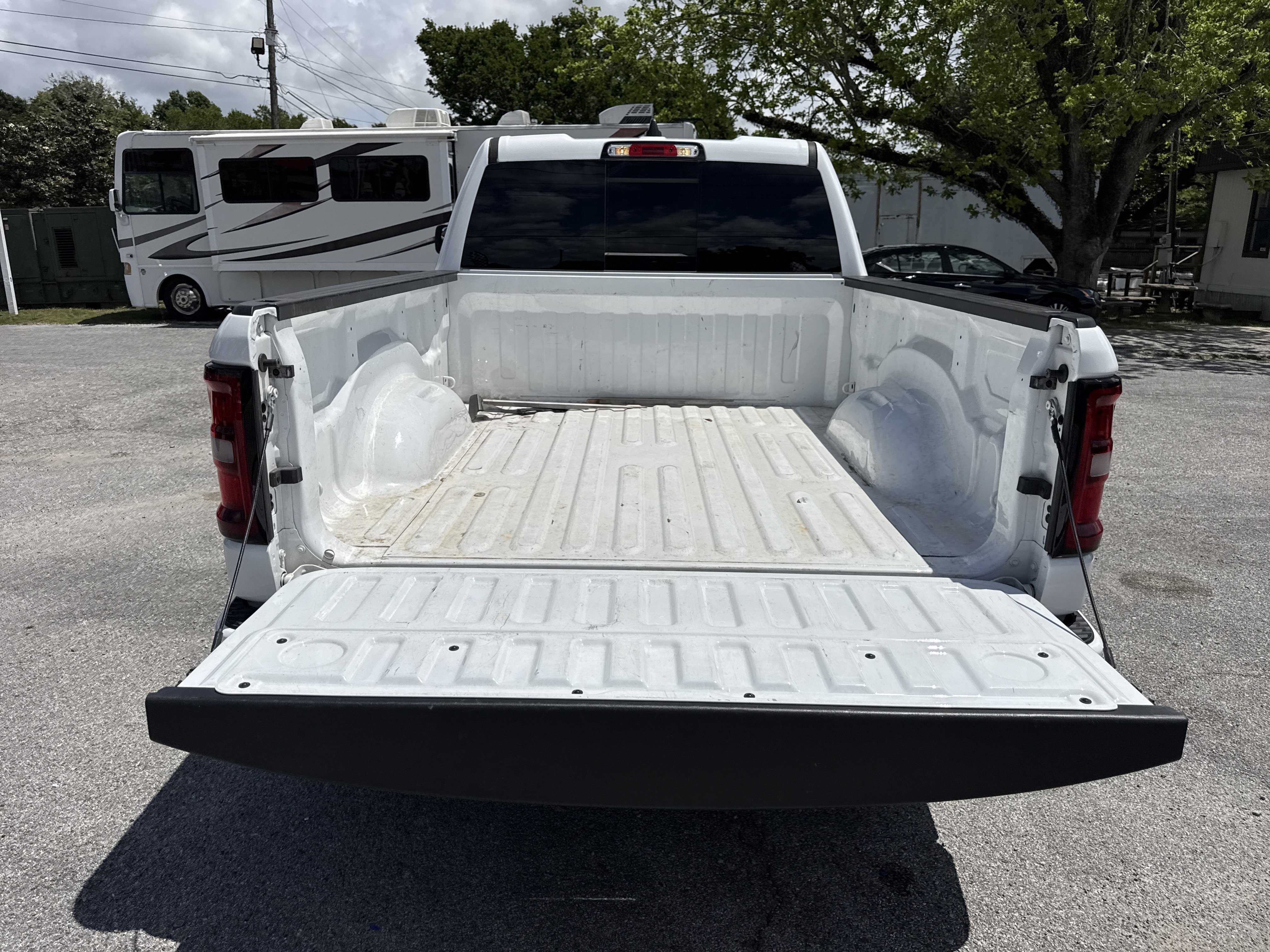 Used 2025 RAM 1500 Tradesman w/ Night Edition RWD image 27