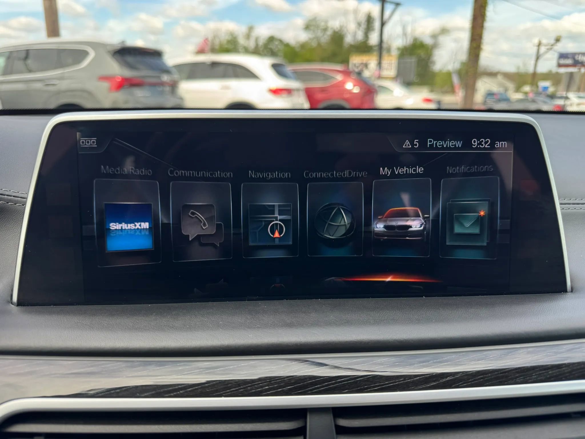 Used 2016 BMW 750i RWD image 26