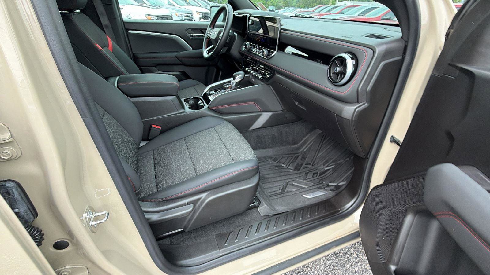 Used 2023 Chevrolet Colorado Z71 w/ Z71 Convenience Package 2 AWD/4WD image 16