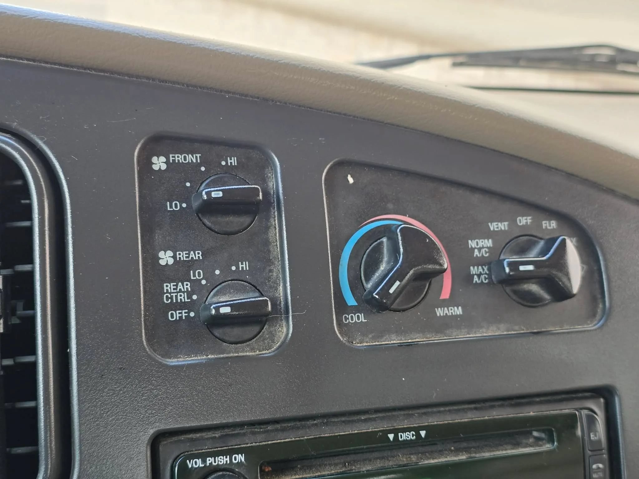 Used 2003 Ford E-150 and Econoline 150 RWD image 20