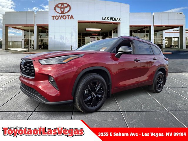 Certified 2024 Toyota Highlander XLE image 1