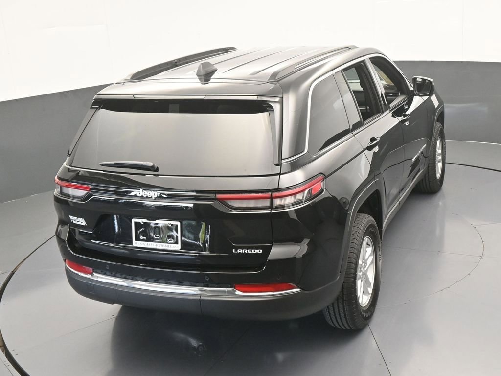 Used 2025 Jeep Grand Cherokee Laredo image 47
