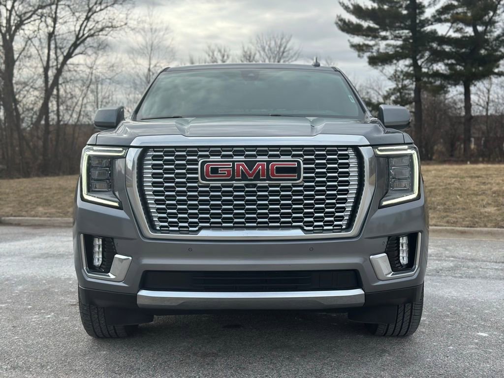 Used 2022 GMC Yukon Denali AWD/4WD image 2