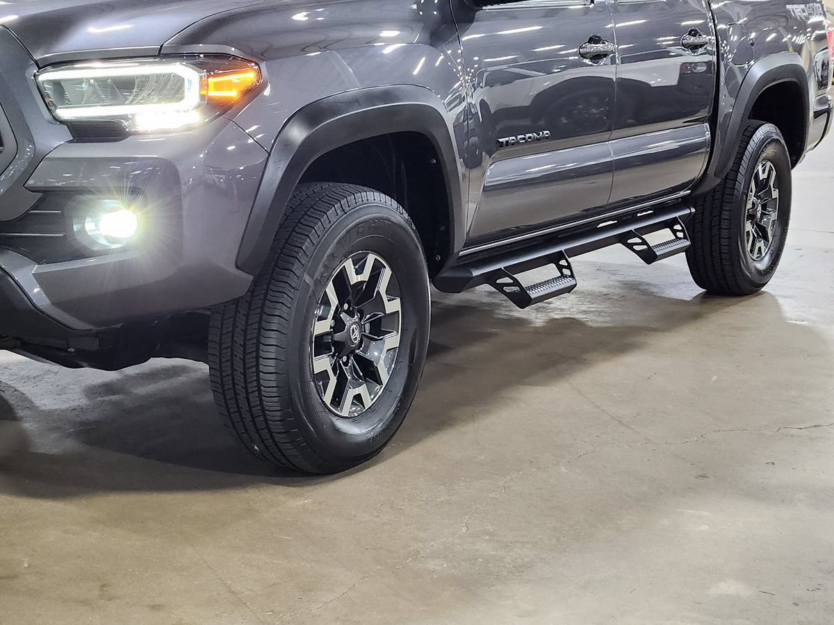 Used 2021 Toyota Tacoma TRD Off-Road w/ Technology Package AWD/4WD image 16