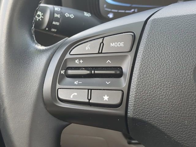 Used 2025 Hyundai Venue SEL FWD image 24