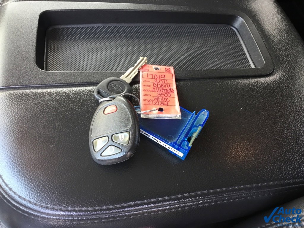 Used 2011 Chevrolet Silverado 3500 LTZ w/ Snow Plow Prep Package image 57