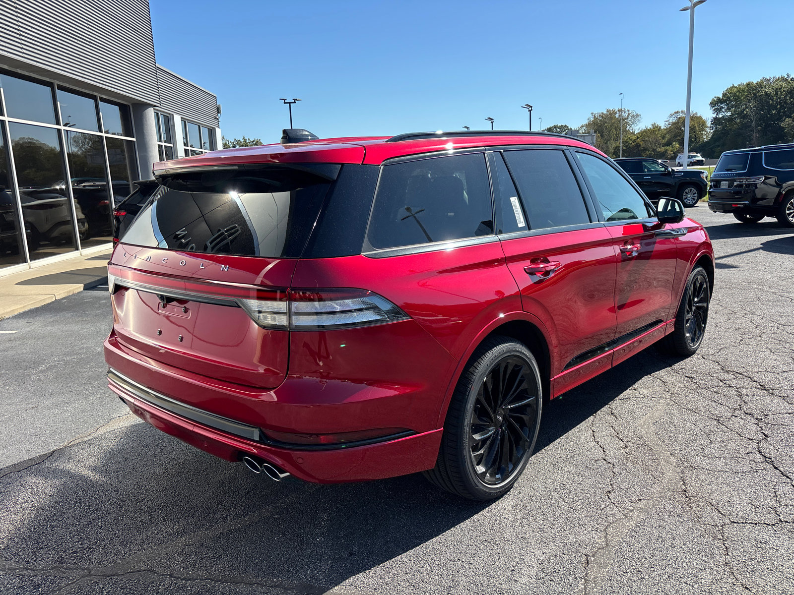 New 2026 Lincoln Aviator Reserve w/ Jet Appearance Package AWD/4WD image 7