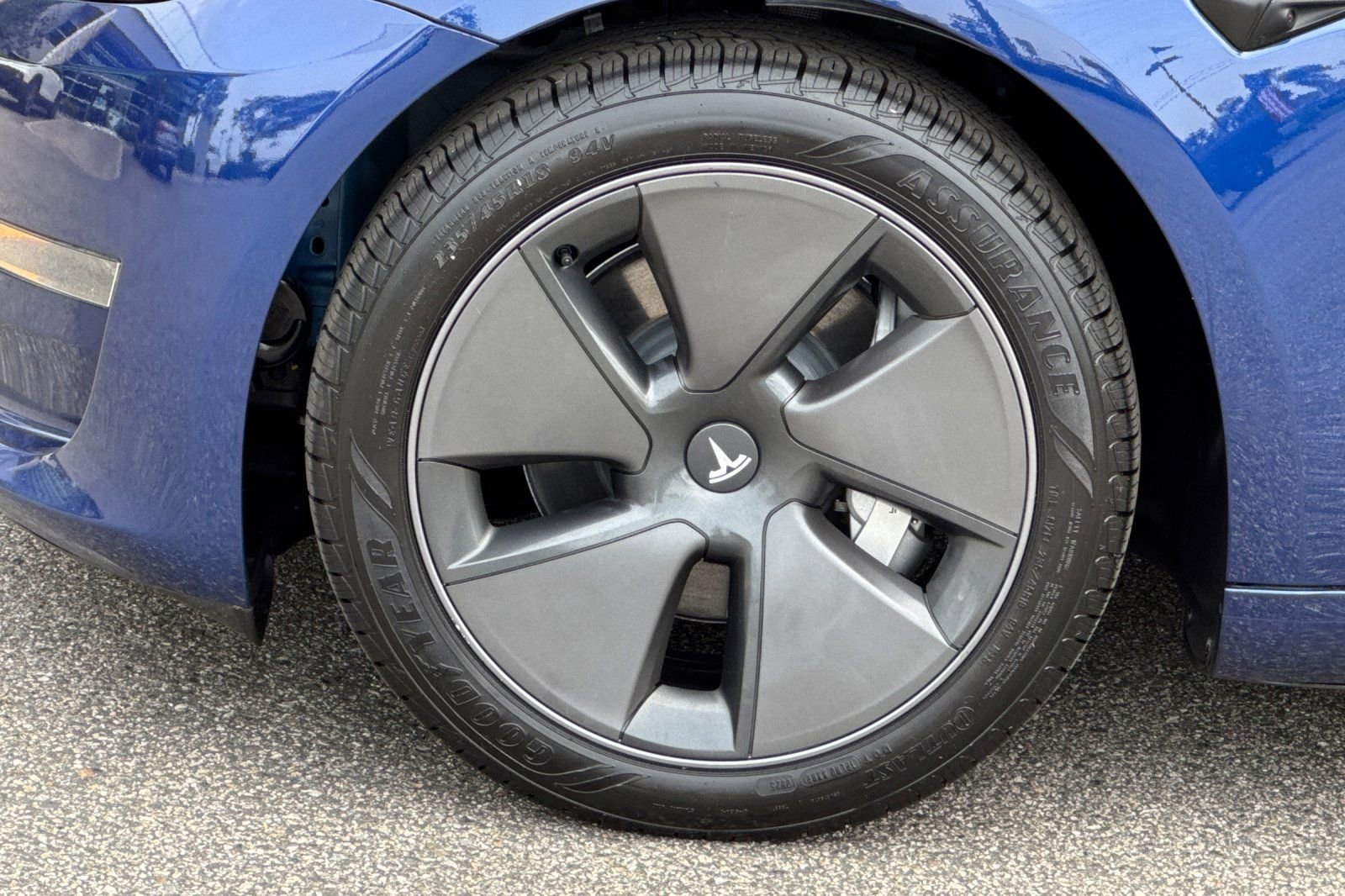 Used 2023 Tesla Model 3 Standard Range image 25