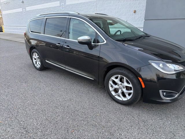 Used 2020 Chrysler Pacifica Limited image 7