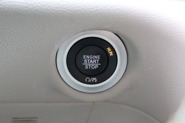 Used 2024 Chrysler Pacifica Touring-L FWD image 34