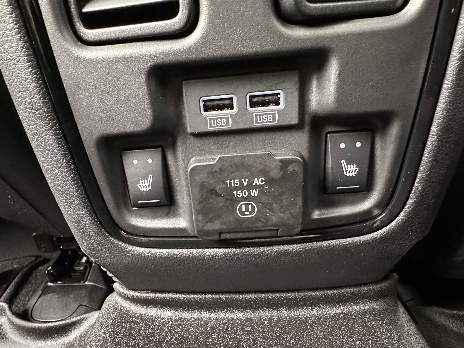 Used 2022 Dodge Durango R/T w/ Blacktop Package AWD/4WD image 17