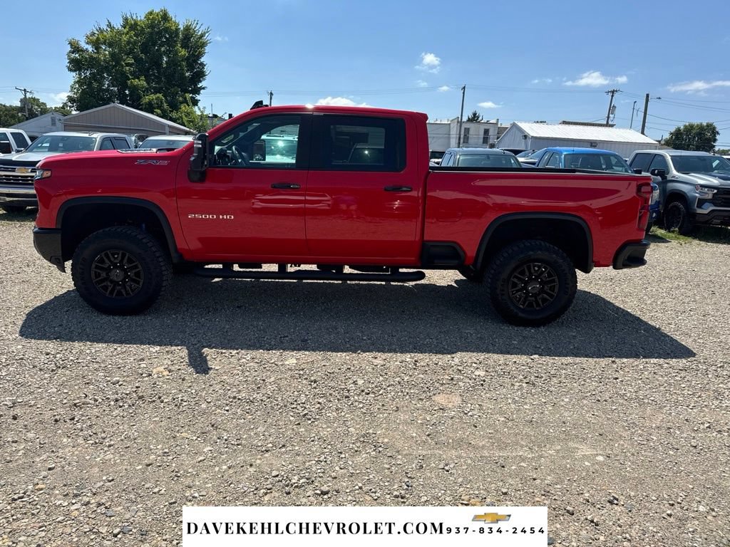 Used 2024 Chevrolet Silverado 2500 ZR2 w/ Technology Package AWD/4WD image 2