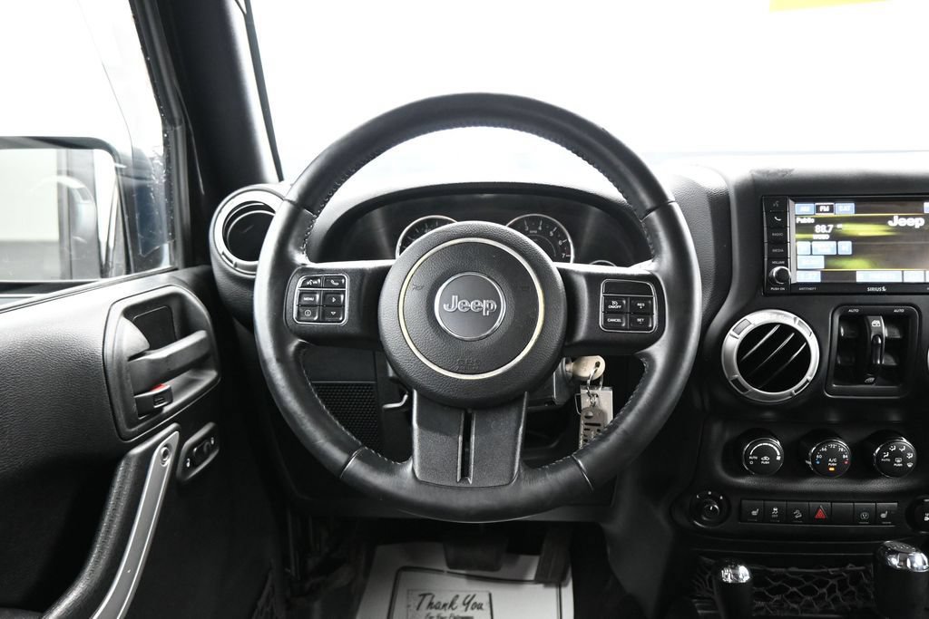 Used 2017 Jeep Wrangler Unlimited Sahara w/ Dual Top Group AWD/4WD image 21