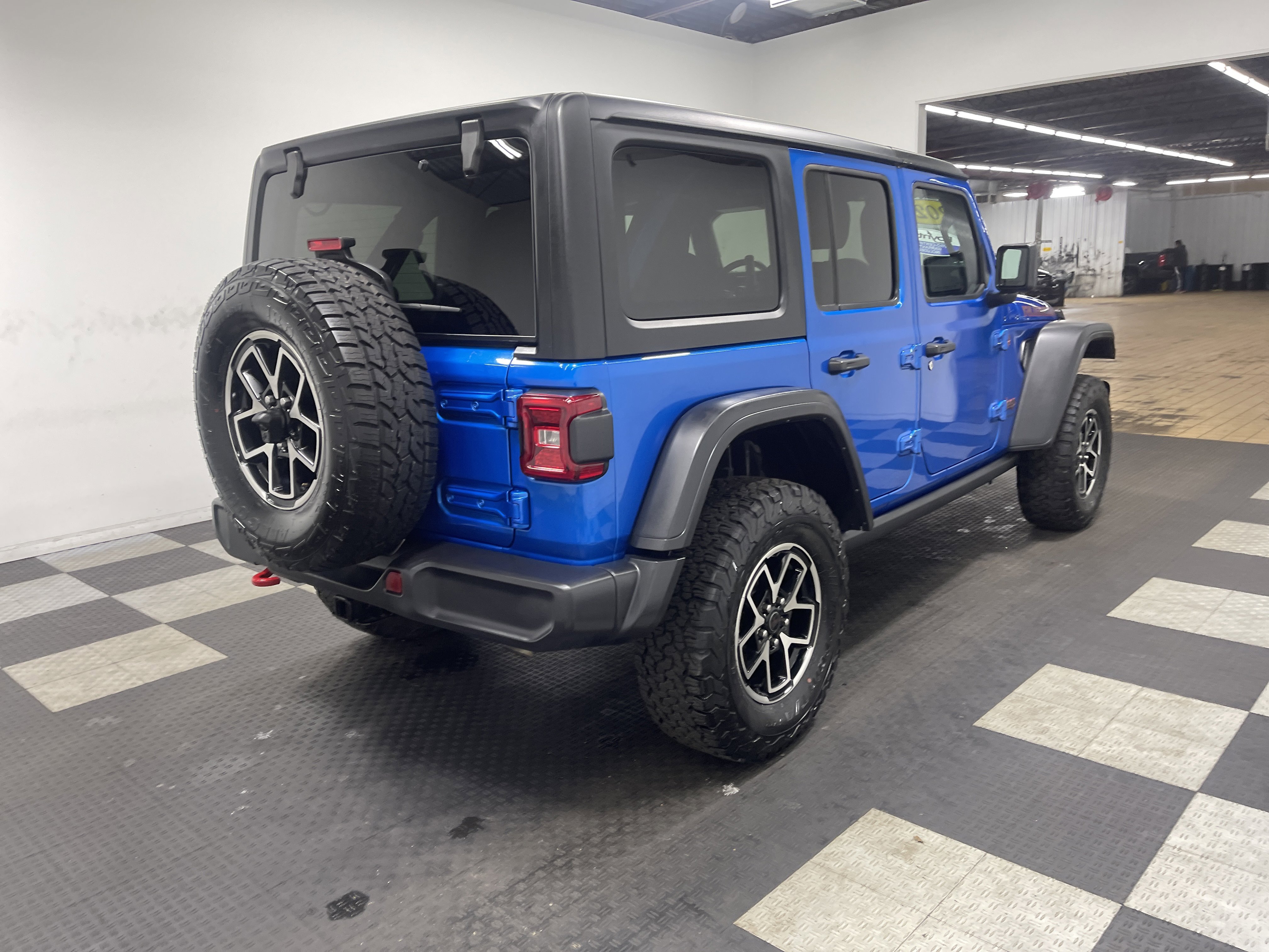 Used 2024 Jeep Wrangler Unlimited Rubicon image 5