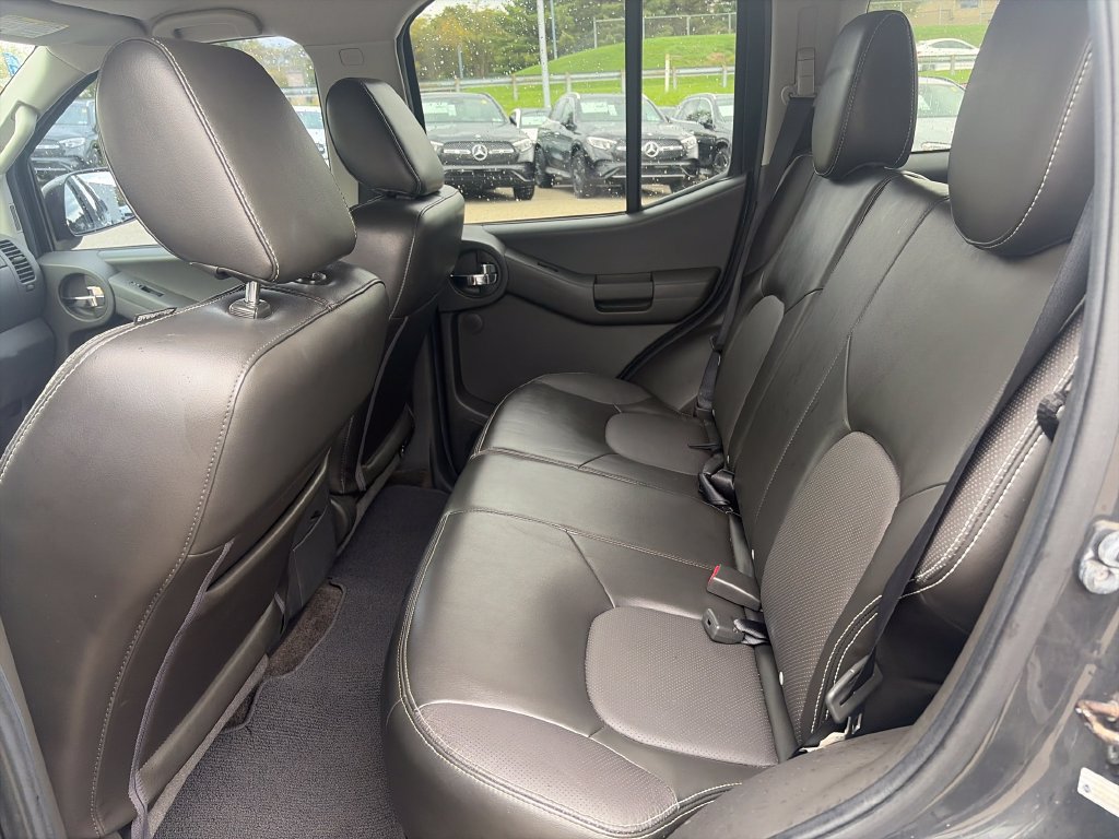 Used 2014 Nissan Xterra PRO-4X w/ Pro-4x Leather Package AWD/4WD image 24