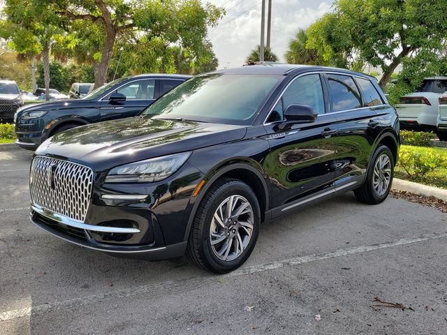 Certified 2025 Lincoln Corsair FWD image 3