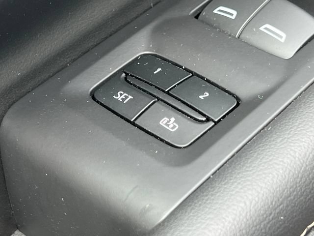 Used 2024 GMC Yukon SLT w/ SLT Luxury Package AWD/4WD image 19