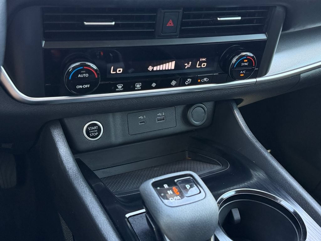 Used 2023 Nissan Rogue SV FWD image 24