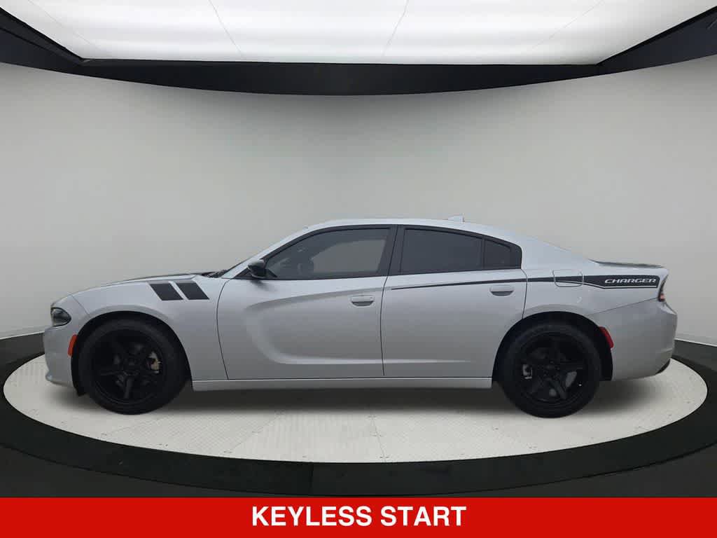 Used 2023 Dodge Charger SXT RWD image 3