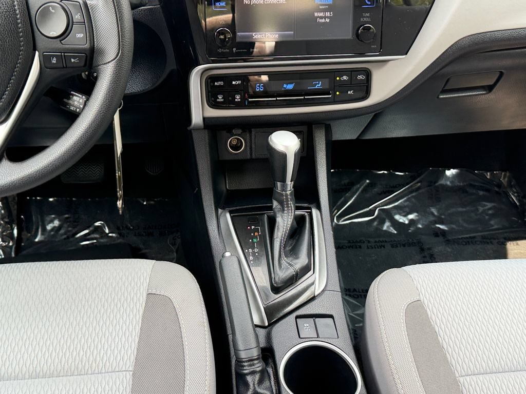 Used 2018 Toyota Corolla FWD image 14