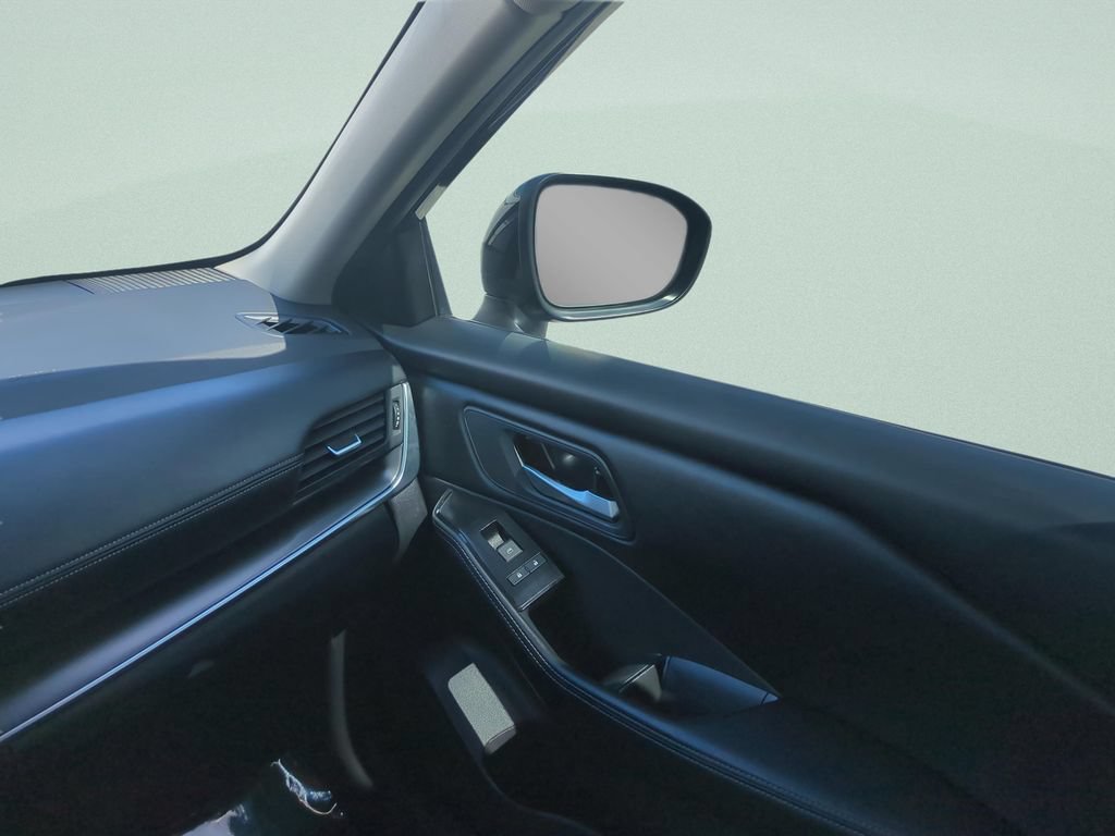 Certified 2025 Nissan Rogue SV FWD image 13