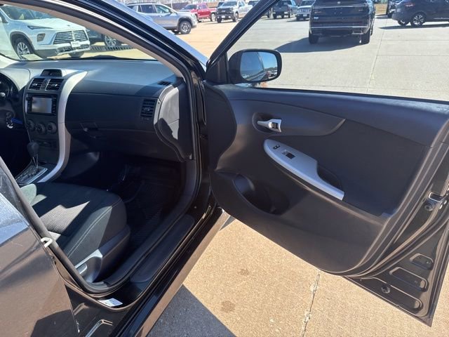 Used 2013 Toyota Corolla S image 39